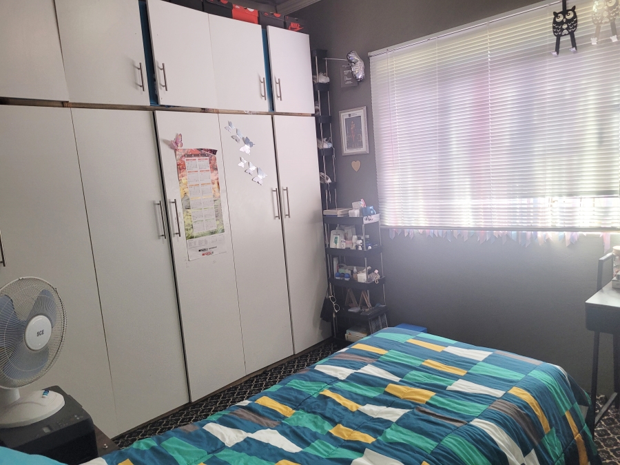 4 Bedroom Property for Sale in Vredelust Western Cape